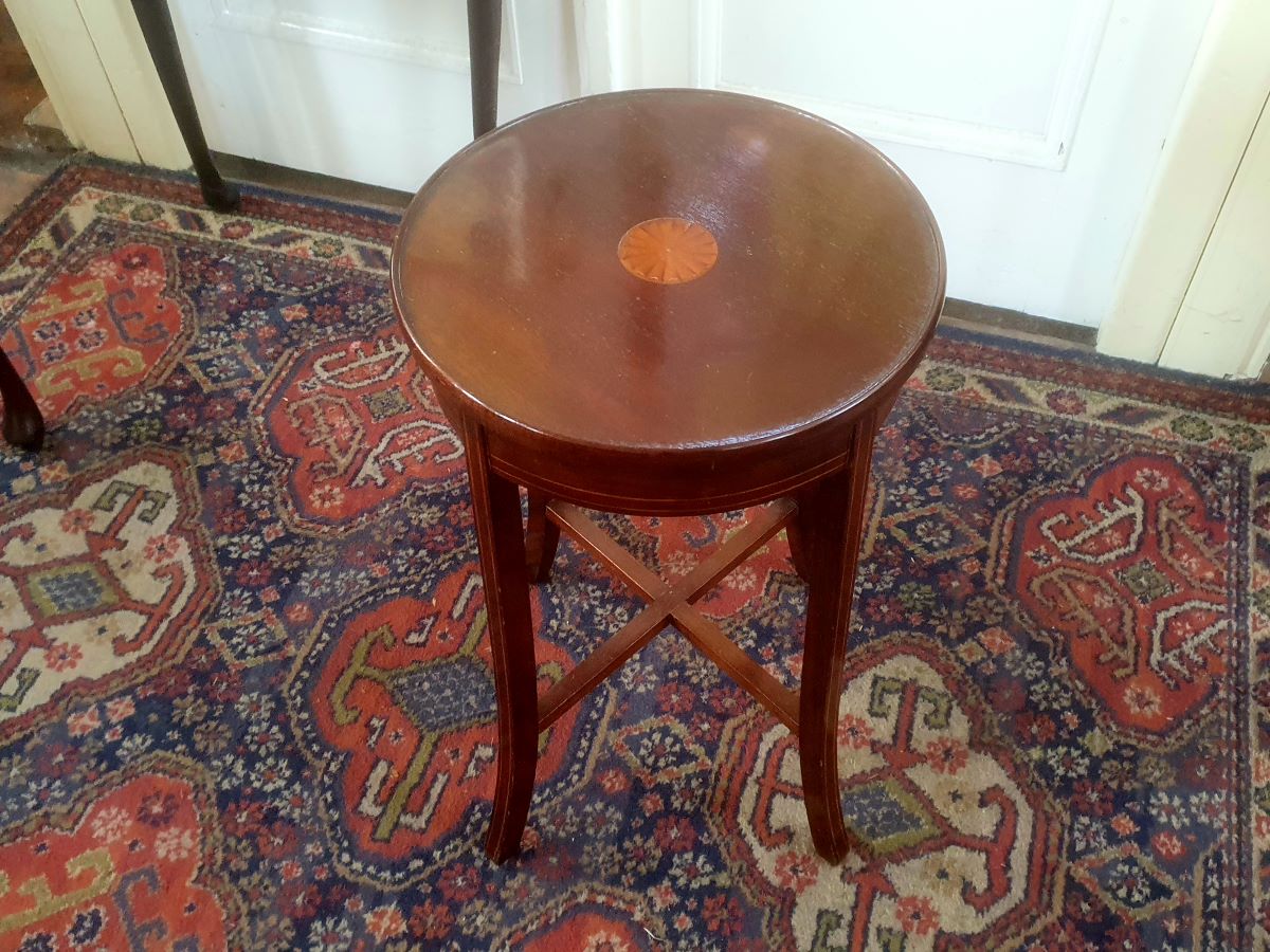 Edwardian Mahogany Round Stand