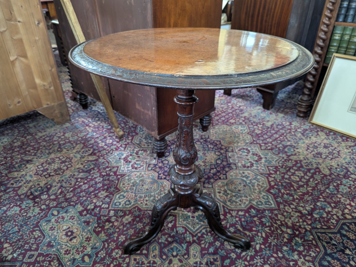 Early Victorian Walnut Round Occasional Table